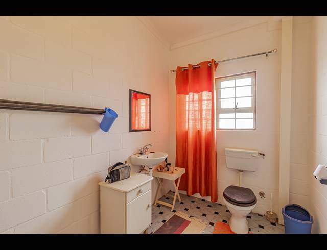 3 BEDROOM HOUSE FOR SALE IN HOOIKRAAL